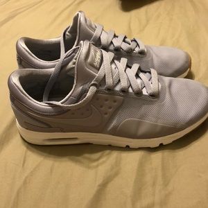 Women’s NIKE airmax shoes